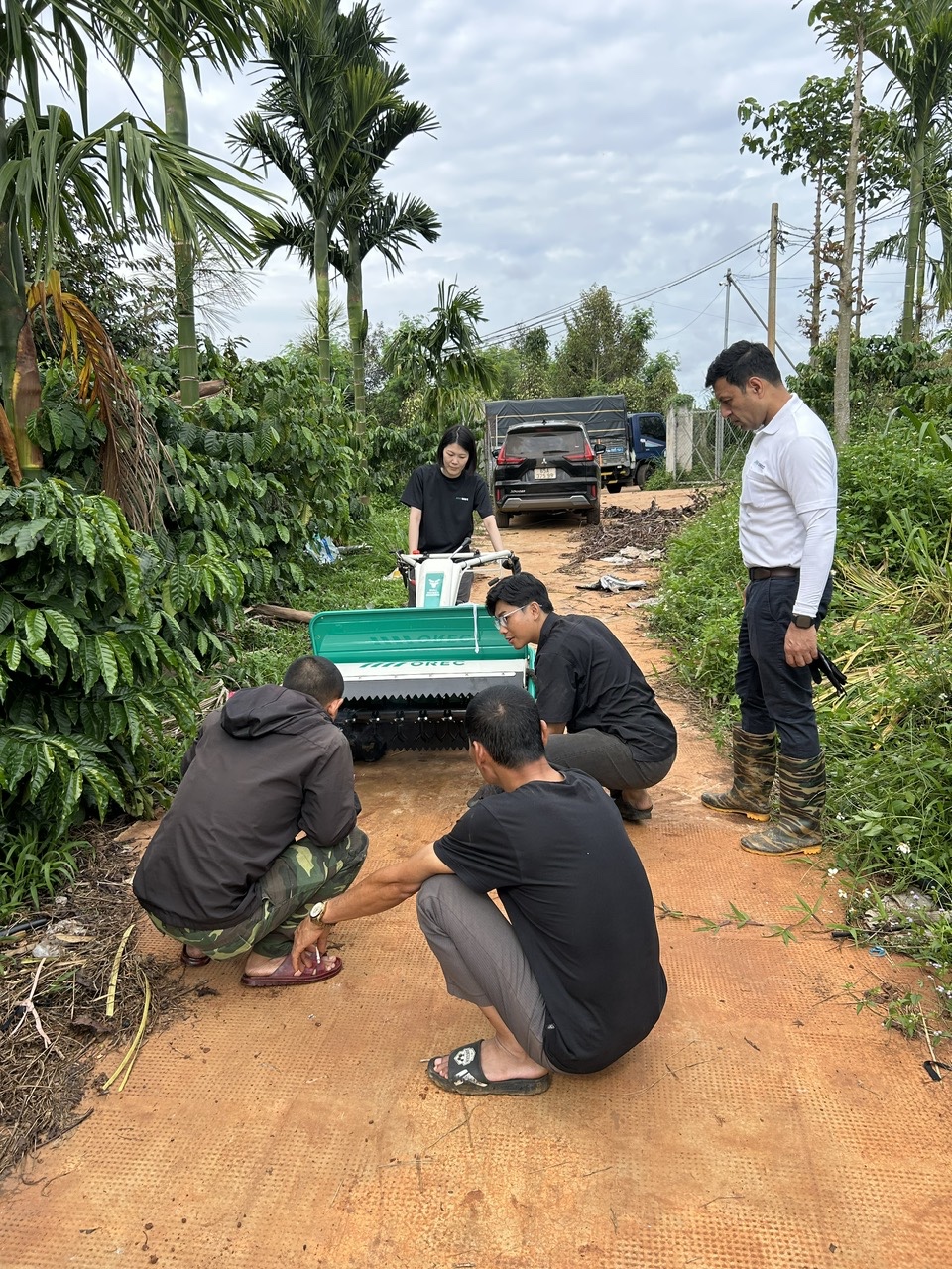 Bàn giao máy HRC 805 - Mẫn's Farm 